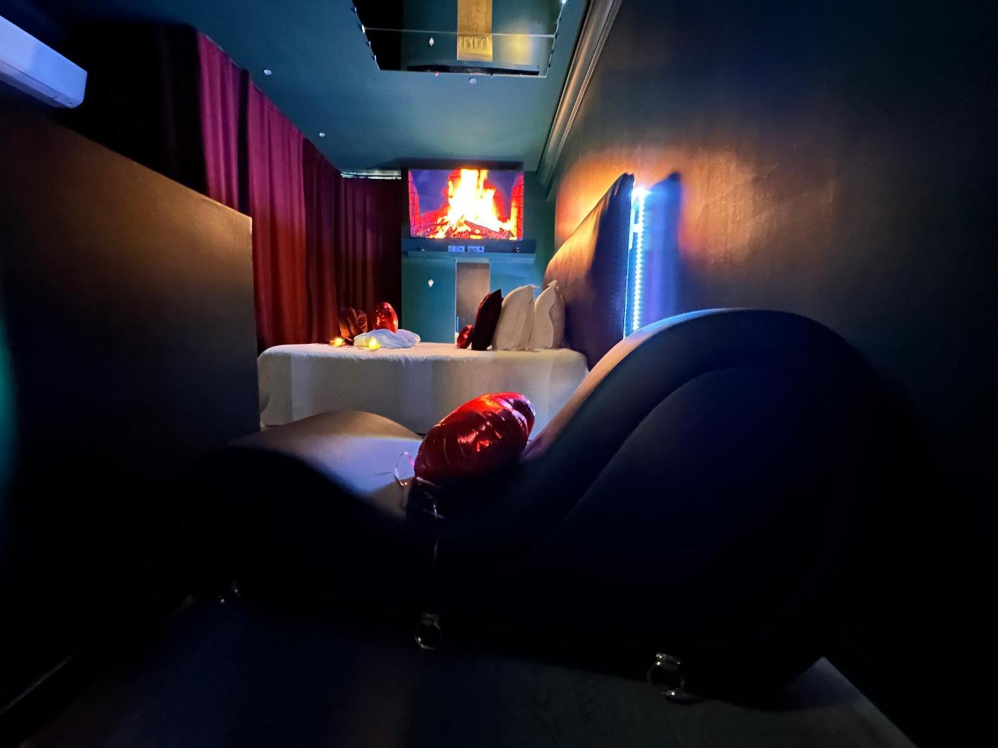Mieuxqualhotel Jacuzzi Privatif Velvet Desire Бордо Екстериор снимка
