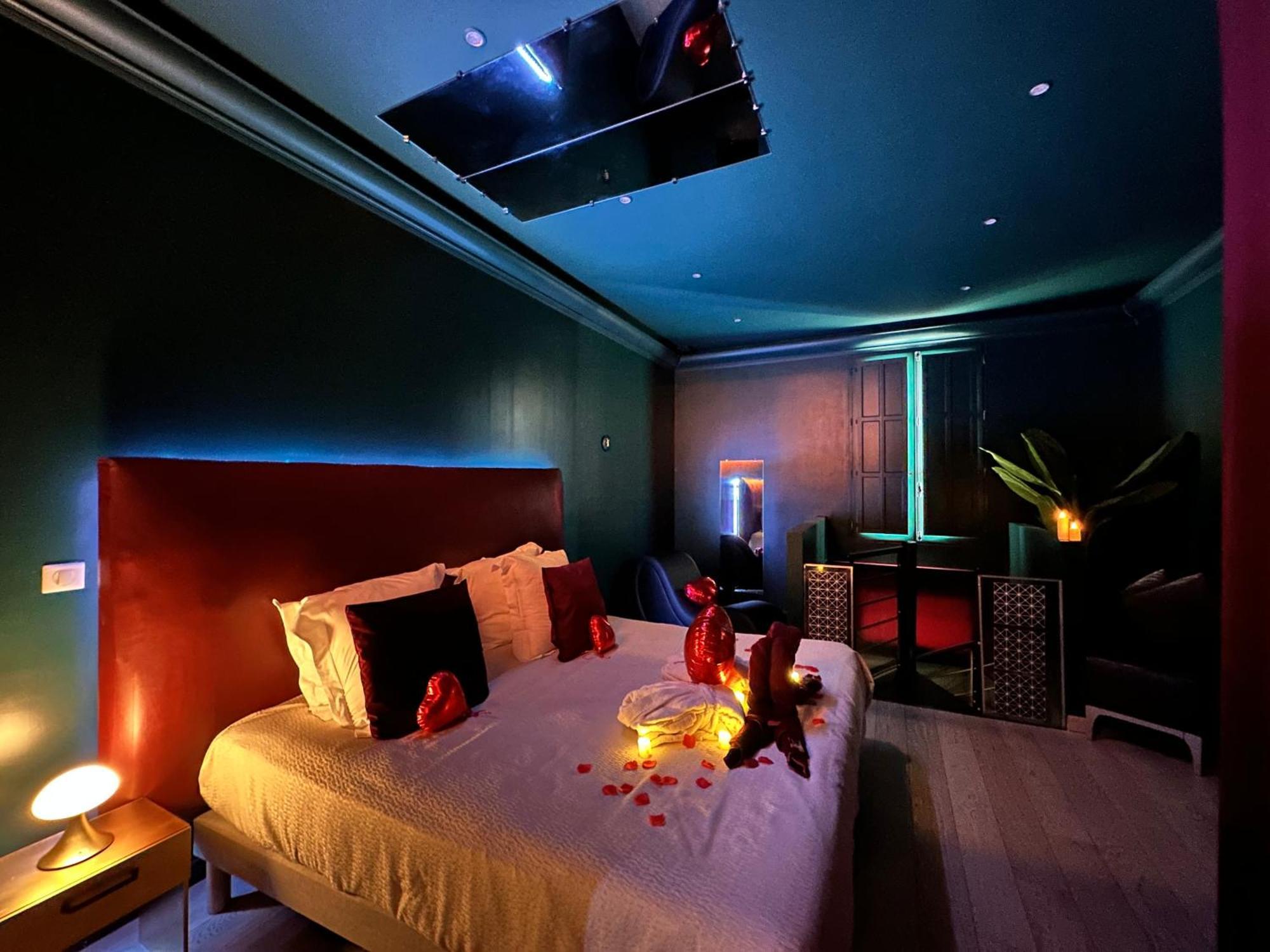 Mieuxqualhotel Jacuzzi Privatif Velvet Desire Бордо Екстериор снимка