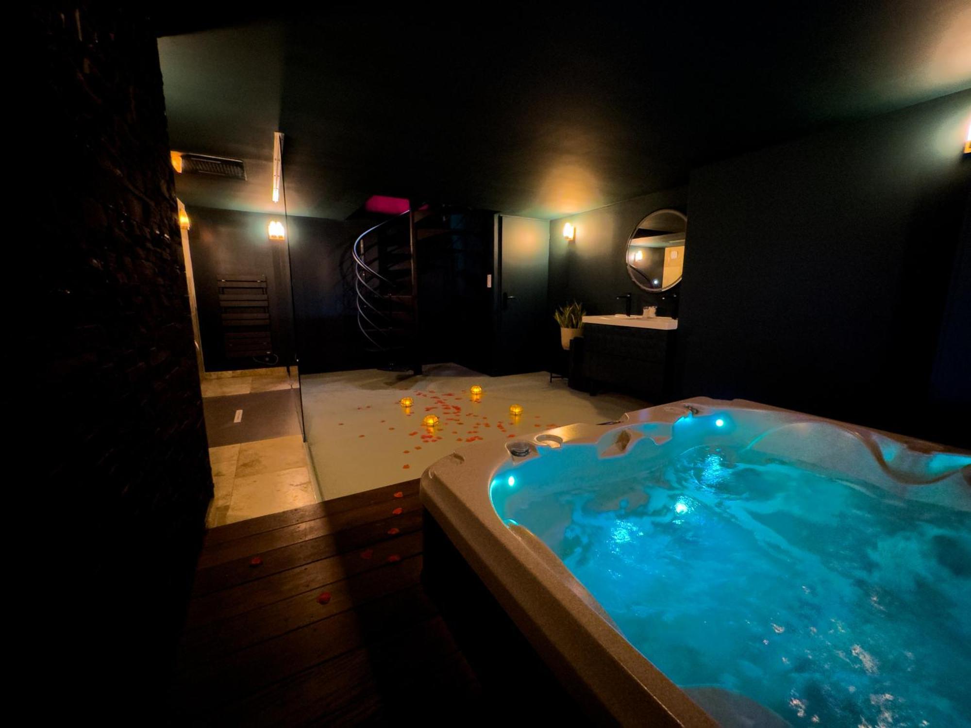 Mieuxqualhotel Jacuzzi Privatif Velvet Desire Бордо Екстериор снимка