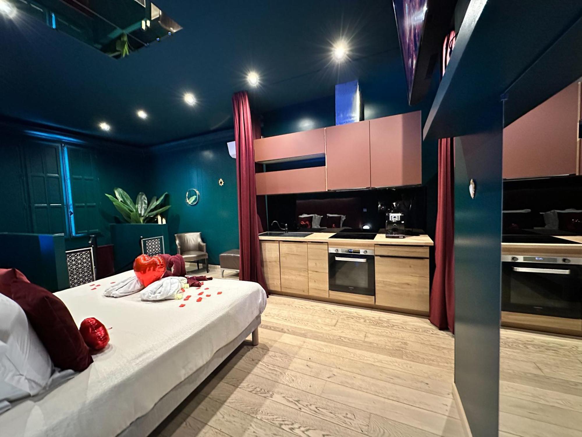 Mieuxqualhotel Jacuzzi Privatif Velvet Desire Бордо Екстериор снимка