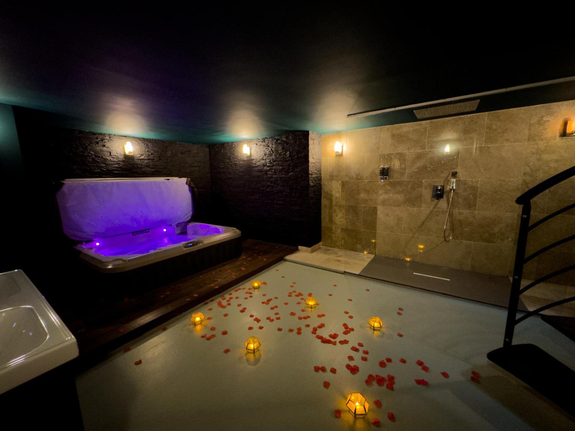 Mieuxqualhotel Jacuzzi Privatif Velvet Desire Бордо Екстериор снимка
