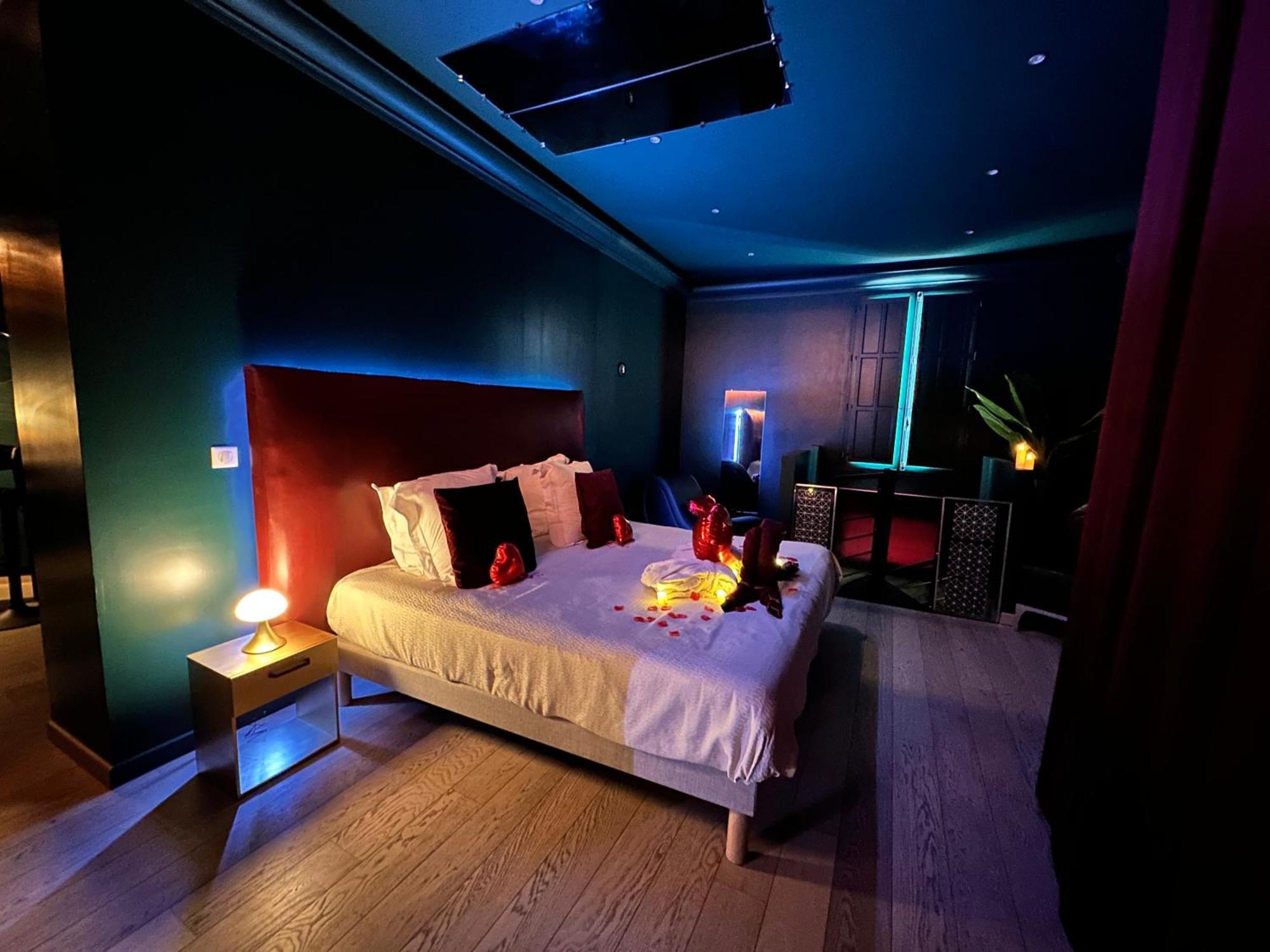 Mieuxqualhotel Jacuzzi Privatif Velvet Desire Бордо Екстериор снимка